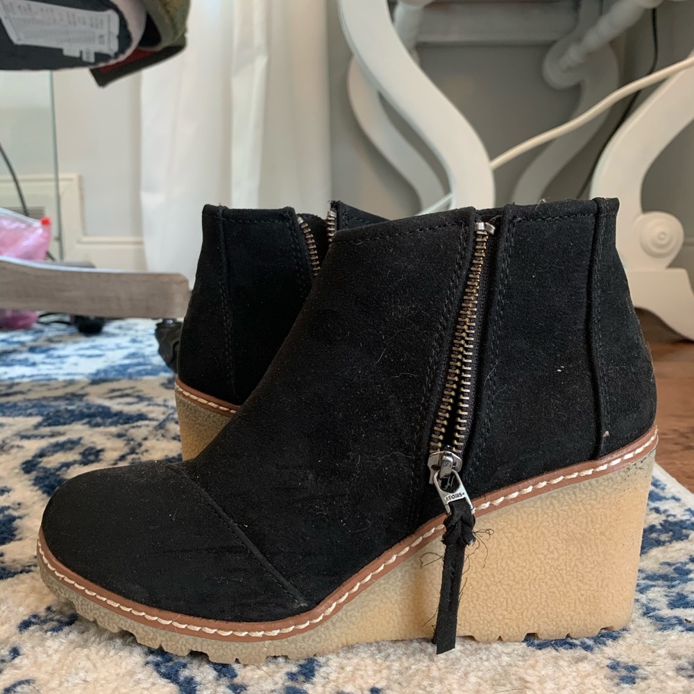 Tom’s Wedge Booties